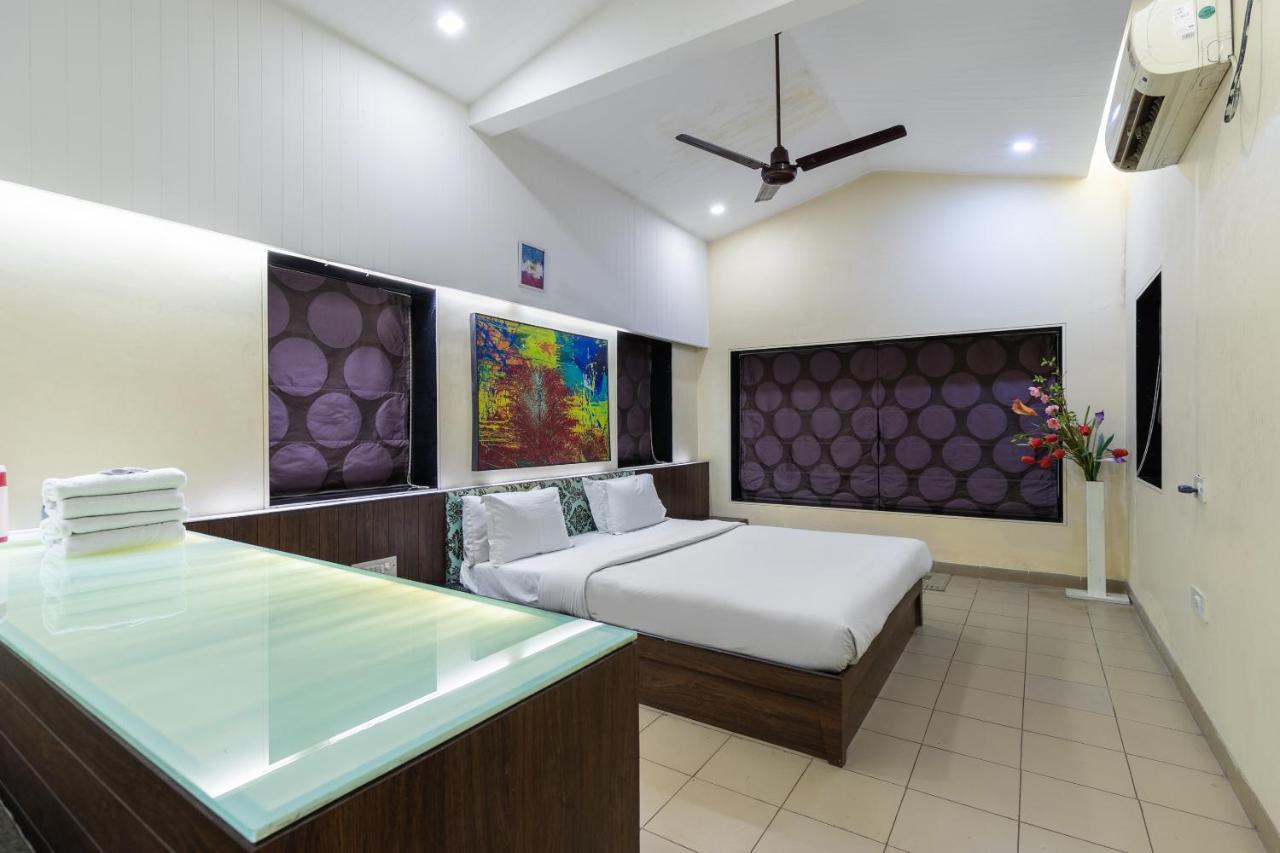 Capital O 47539Capital O Umbergaon Club Hotel Umargām Eksteriør billede