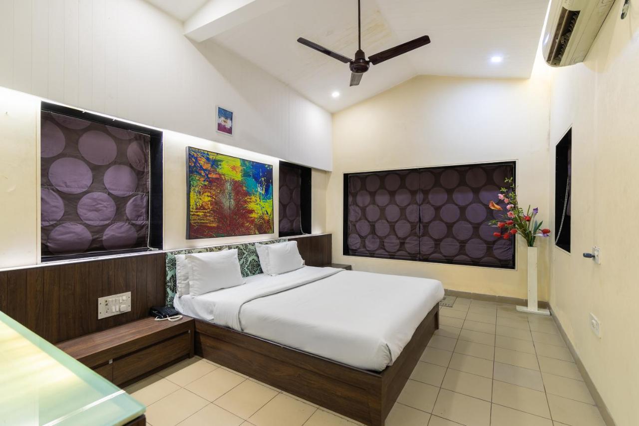 Capital O 47539Capital O Umbergaon Club Hotel Umargām Eksteriør billede